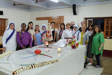 Otvori galeriju grob-oca-ante-gabrica_05.jpeg