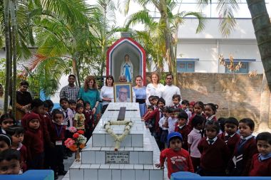 Otvori galeriju grob-oca-ante-gabrica_09.jpeg