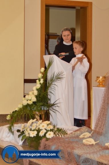 prva-sveta-pricest-u-medugorju_11.jpg