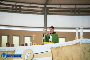Otvori galeriju drugi-dan-devetnice-sv-jakovu-apostolu-zastitniku-zupe-medugorje_18.jpg