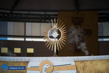 Otvori galeriju drugi-dan-devetnice-sv-jakovu-apostolu-zastitniku-zupe-medugorje_23.jpg