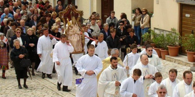 VELIKA SVEČANOST U NINU 500.obljetnica ukazanja Gospe od Zečeva