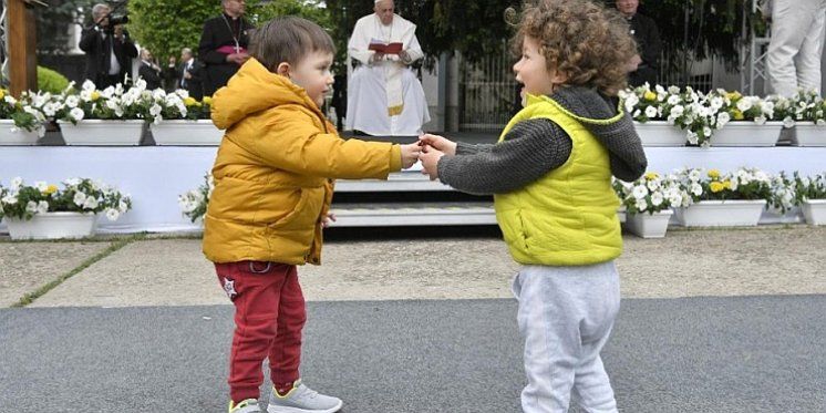 Papa mladima: &#039;Ne bojte se postati tvorcima snova i nade&#039;