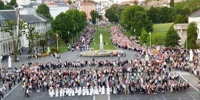 (VIDEO) HRVATI IZ NJEMAČKE I DRUGIH ZAJEDNICA Hodočastili Majci Božjoj u Lurd