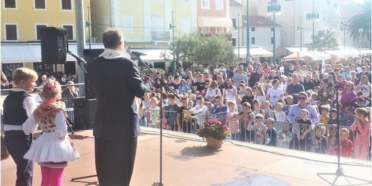 BRAVO LOŠINJ! &quot;Dan kruha&quot; proslavljen na glavnom gradskom trgu