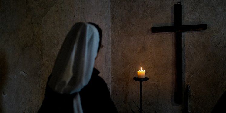 Redovnici uskraćena njega zbog zakona o odjeći