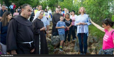 Od 5 ujutro župljani Međugorja mole s vidjelicom Marijom