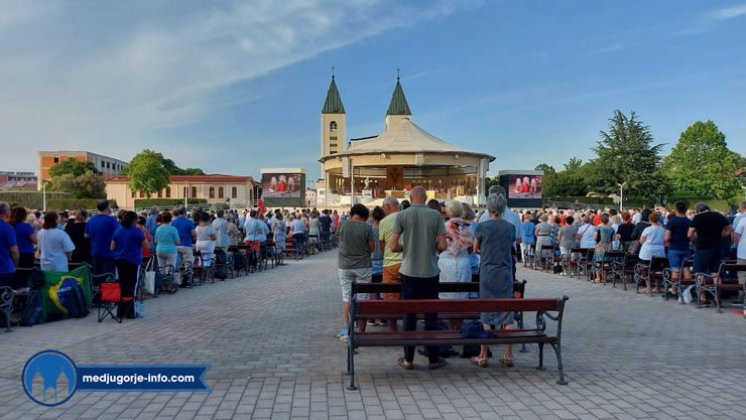 PROSLAVA DUHOVA – OKO 2000 TALIJANSKIH HODOČASNIKA U MEĐUGORJU