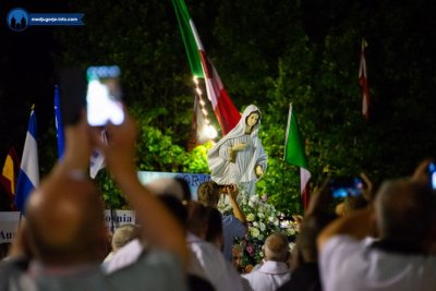 PROCESIJA SA GOSPINIM KIPOM: MARIJA NAS VODI K ISUSU