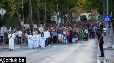 Na uočnicu Velike Gospe održana procesija s Gospinim kipom