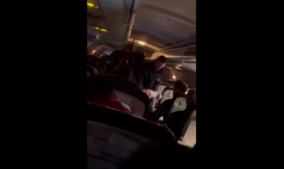 VIDEO &#039;Vatreni&#039; su u avionu pjevali Thompsonovu budnicu iz Domovinskog rata