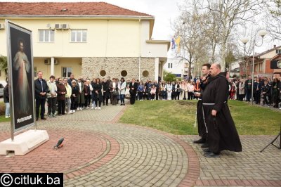 Molitva krunice Božjeg milosrđa održana na Trgu žrtava Domovinskog rata