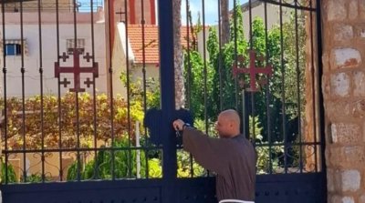 Zbog rata franjevci zatvorili samostan u Tiru