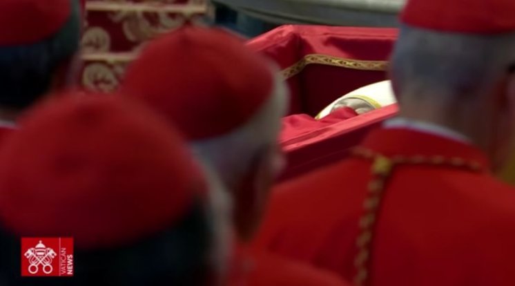 VIDEO Tijelo pape Franje izloženo u bazilici sv. Petra