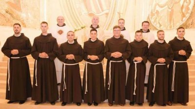 Polaganje prvih privremenih zavjeta na Humcu