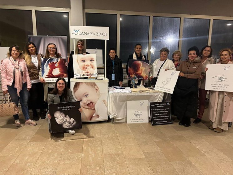 Članovi iz OFS-a Međugorje u molitvi za život