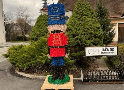 Goranski župnik zatražio uklanjanje Orašara iz Broda: &quot;To nema nikakve povezanosti s Božićem&quot;