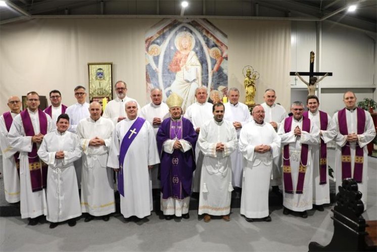 Devet kandidata Zagrebačke nadbiskupije za trajni đakonat postavljeno u službu lektora