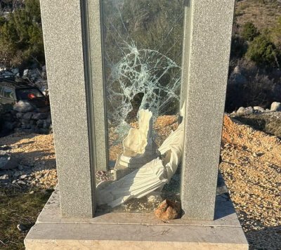 Na brdu iznad Čapljine uništen Gospin kip