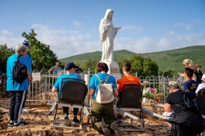 BITI SVET ZNAČI BITI DRUGAČIJI OD DRUGIH