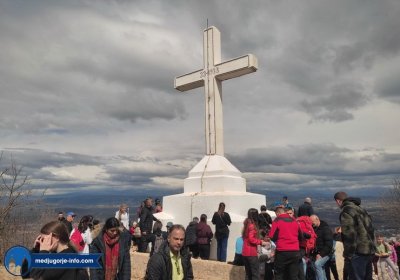 Tisuće vjernika na Križevcu: U sabranosti i molitvi obilježen Veliki petak u Međugorju