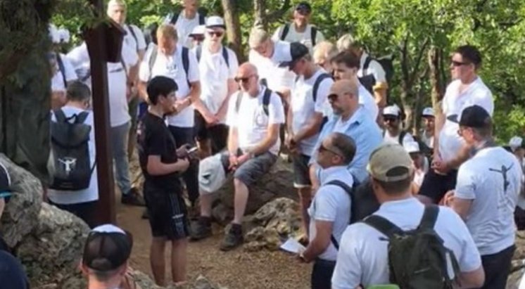 VIDEO Dječak na Križevcu zapjevao pjesmu 'Ave Maria' i oduševio okupljene