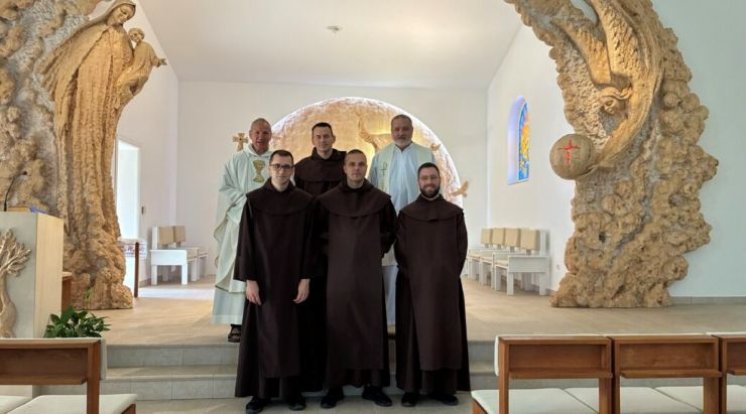 Petorica karmelskih bogoslova na pripremama za polaganje doživotnih zavjeta