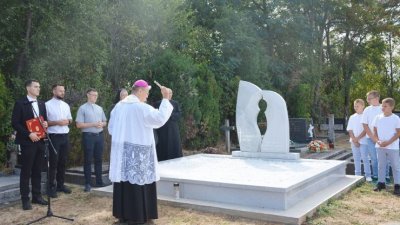 U Đakovu blagoslovljena grobnica za nerođene