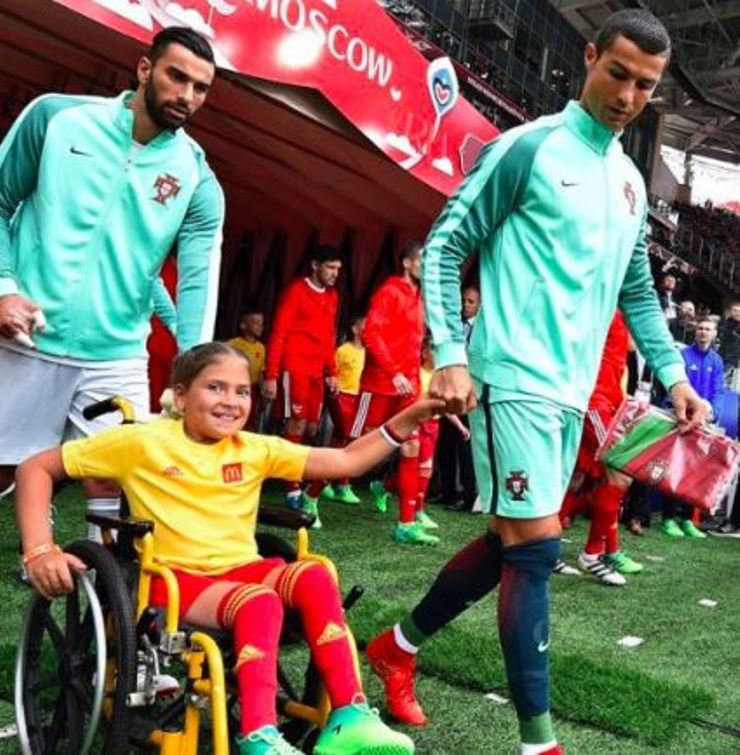ronaldo-djevojcica.jpg