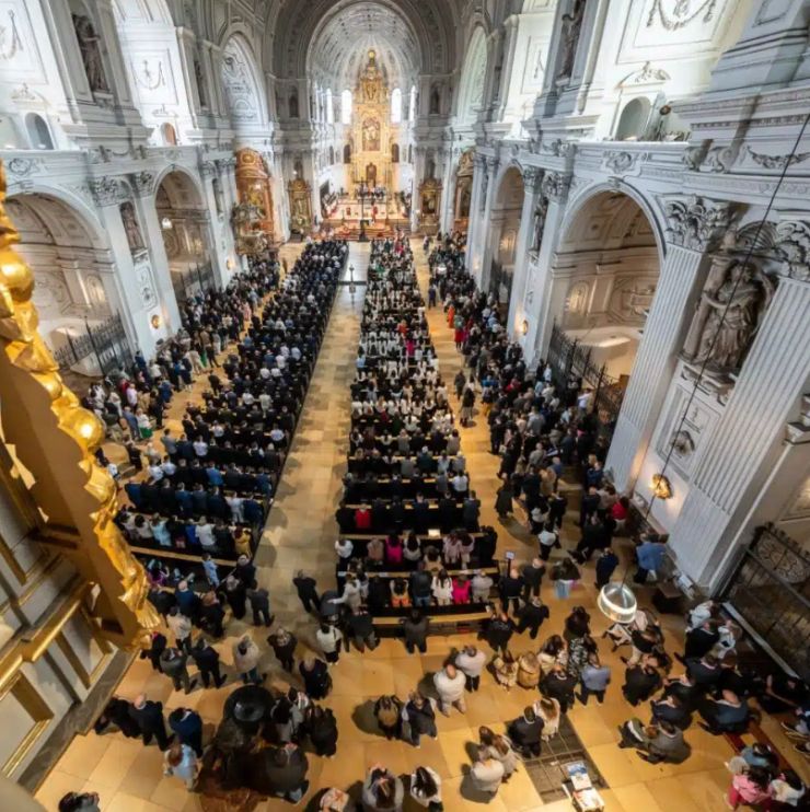 krizmanici munchen 1