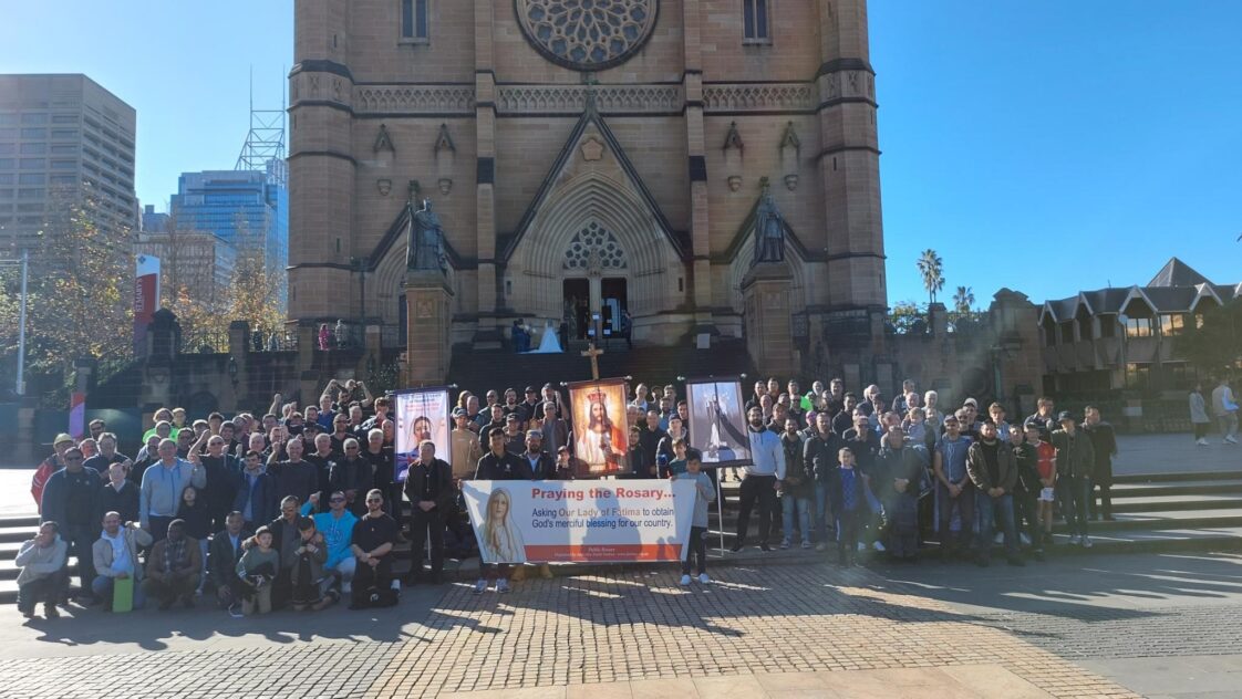 krunica pred katedralom australija 1